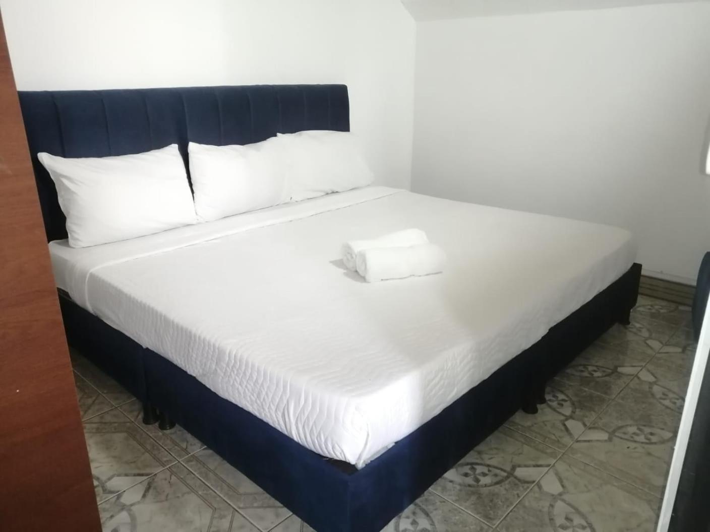 Aw Hotel Urban 80 Μεντεγίν Εξωτερικό φωτογραφία